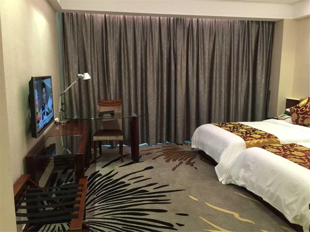 The Century Hotel Чжуншань Номер фото